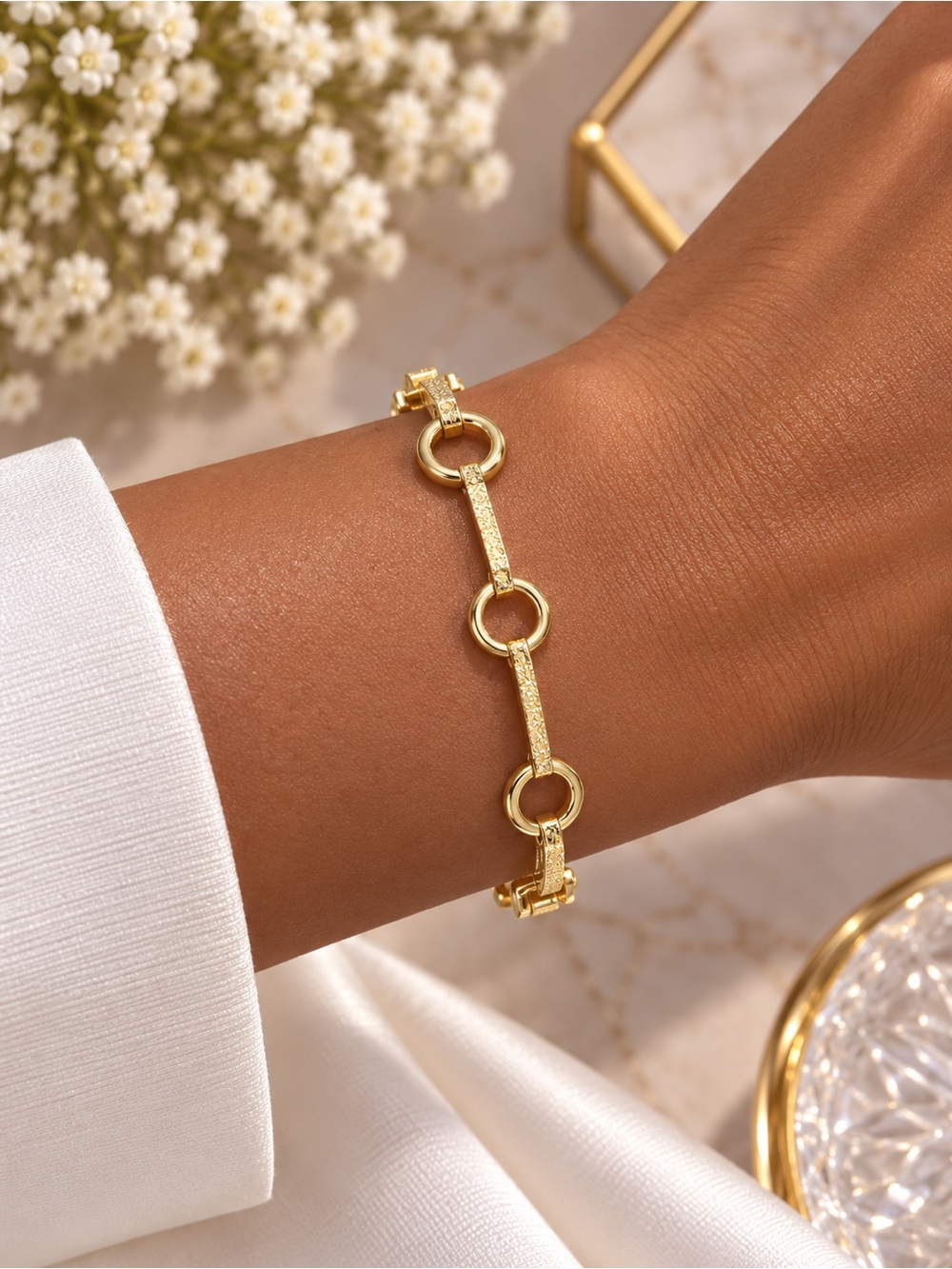 14K Gold filled Link Circle Bracelet - Elegant Women's Jewelry. 7-8” adjustable